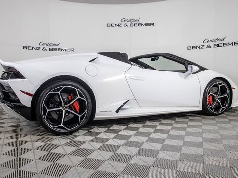 Used 2020 Lamborghini Huracan EVO image 4