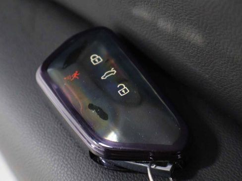 Used 2023 Volkswagen Golf R image 40