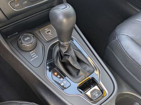 Certified 2021 Jeep Cherokee Limited image 18