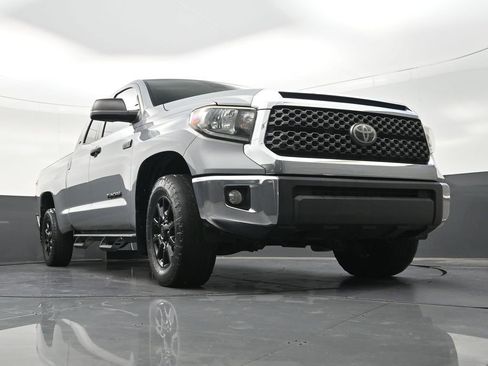 Used 2020 Toyota Tundra SR5 w/ SR5 Upgrade Package RWD image 31