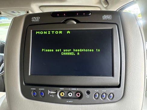 Used 2019 Cadillac Escalade Luxury AWD/4WD image 13