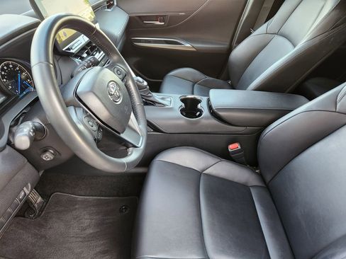 Used 2023 Toyota Venza XLE AWD/4WD image 12