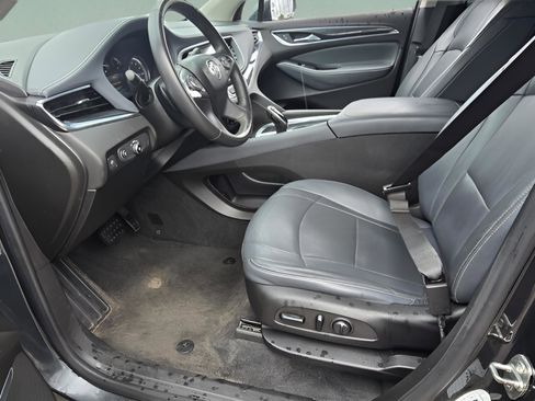 Used 2019 Buick Enclave Essence image 12