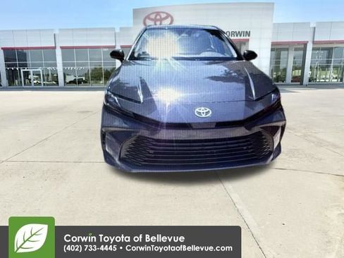 Used 2025 Toyota Camry LE FWD image 17