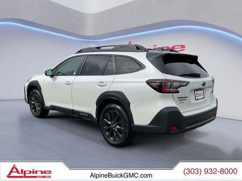 Used 2025 Subaru Outback Onyx Edition AWD/4WD image 3