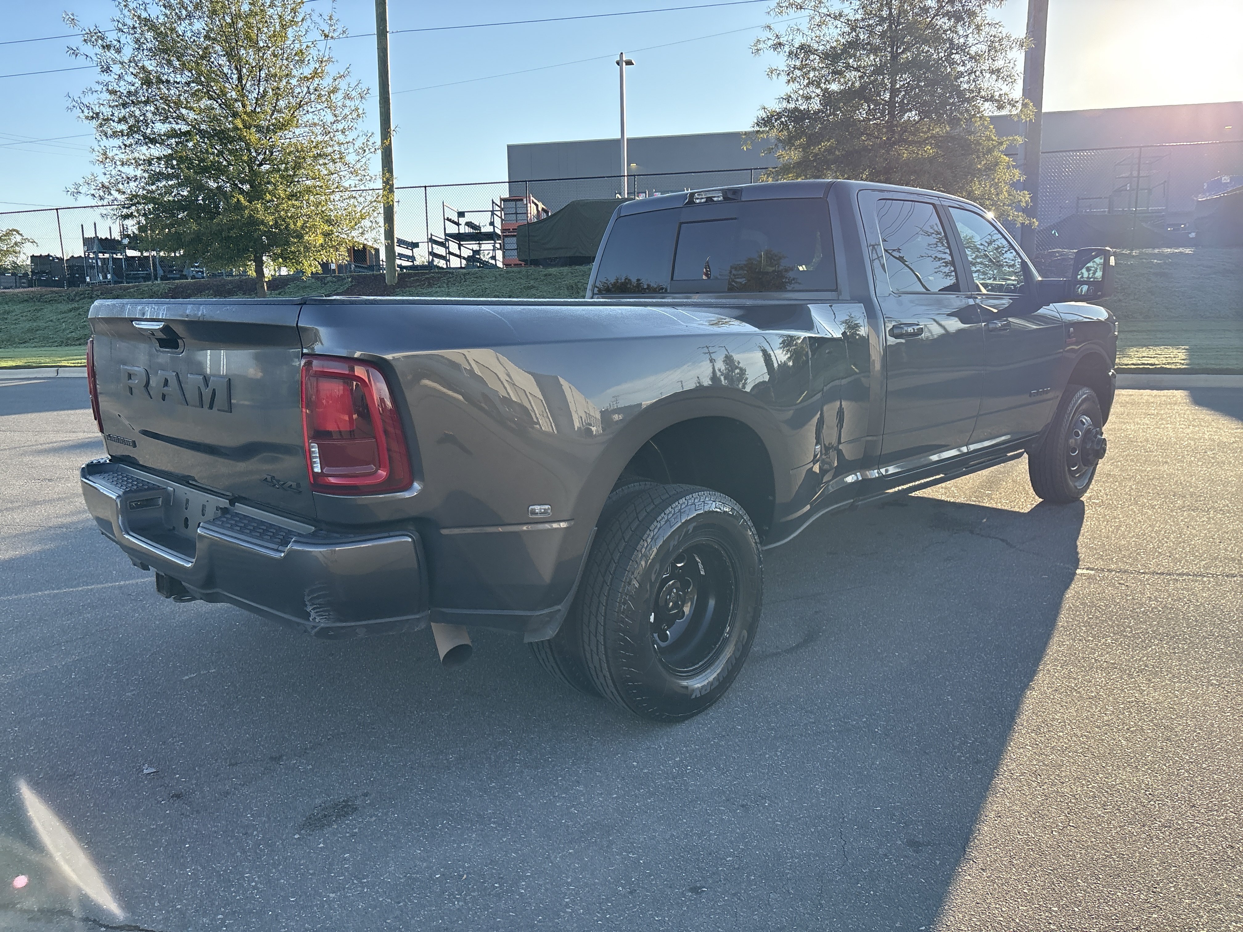 Used 2025 RAM 3500 Laramie AWD/4WD image 9