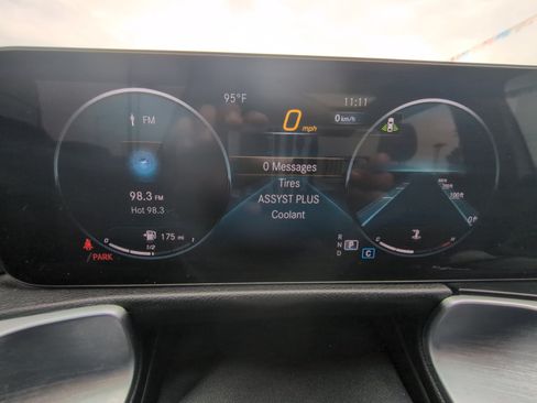 Used 2022 Mercedes-Benz GLB 250 4MATIC image 14