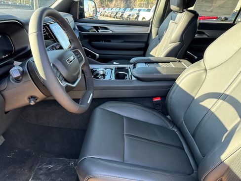 New 2026 Jeep Grand Wagoneer 4WD image 10