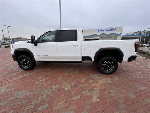 Used 2024 GMC Sierra 2500 AT4X image 12