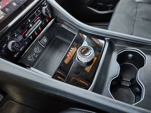 Used 2024 Jeep Grand Cherokee L Laredo image 20