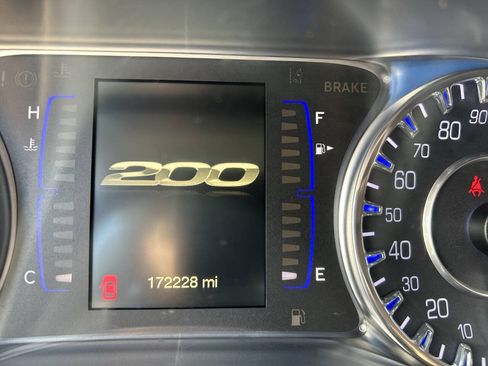 Used 2016 Chrysler 200 Limited FWD image 11