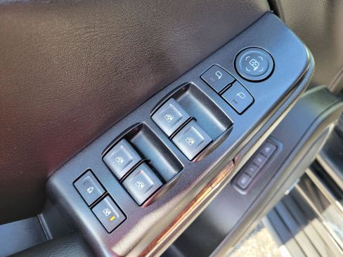 Used 2018 Chevrolet Tahoe LT AWD/4WD image 9