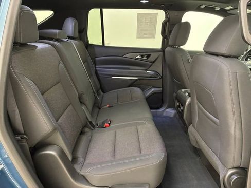 Used 2025 Chevrolet Traverse LT w/ Sun and Wheel Package image 16