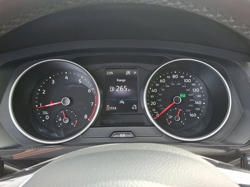 Used 2020 Volkswagen Tiguan SE w/ Panoramic Sunroof Package image 21