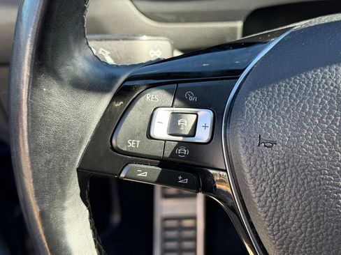 Used 2021 Volkswagen Tiguan SEL Premium R-Line image 24