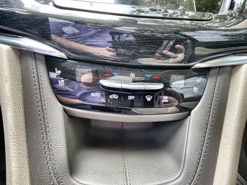Used 2021 Cadillac XT6 Premium Luxury FWD image 18