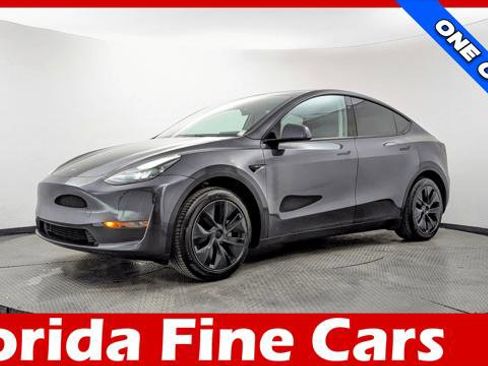 Used 2025 Tesla Model Y Long Range image 1