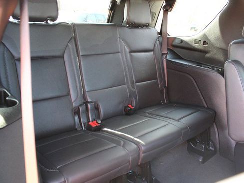 Used 2025 GMC Yukon Denali w/ Denali Reserve Package image 17