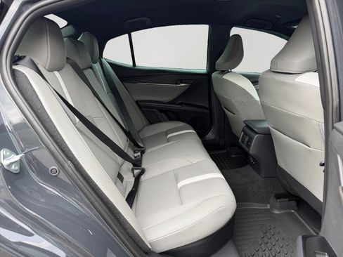 Used 2025 Toyota Camry SE FWD image 13