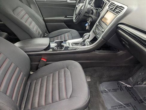Used 2016 Ford Fusion SE image 19