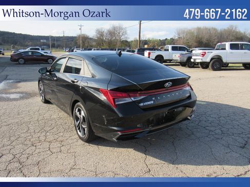 Used 2021 Hyundai Elantra Limited image 10