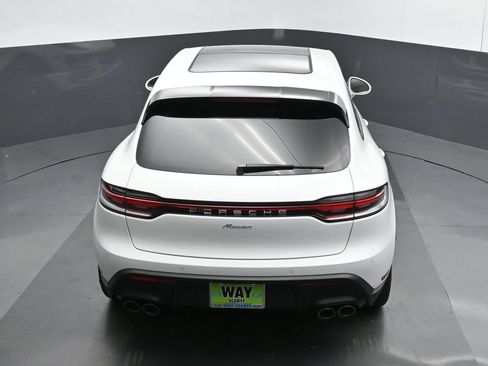 Used 2025 Porsche Macan AWD/4WD image 39