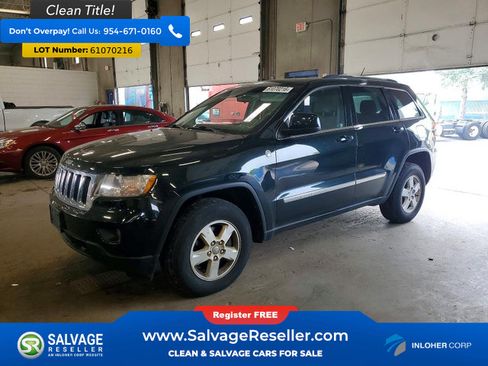 Used 2013 Jeep Grand Cherokee Laredo w/ Laredo E Group AWD/4WD image 1
