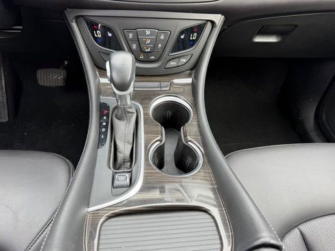 Used 2020 Buick Envision Essence image 16