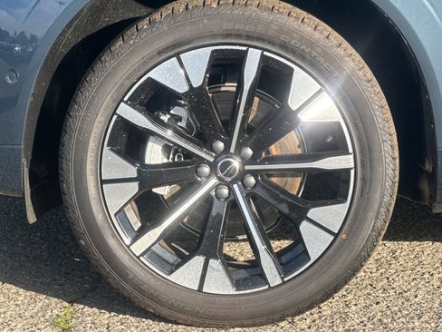 New 2026 Volvo XC60 B5 Plus w/ Climate Package AWD/4WD image 11