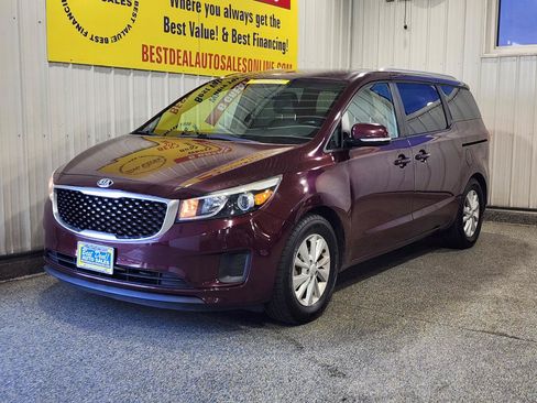 Used 2017 Kia Sedona LX w/ LX Essentials Premium Package FWD image 1