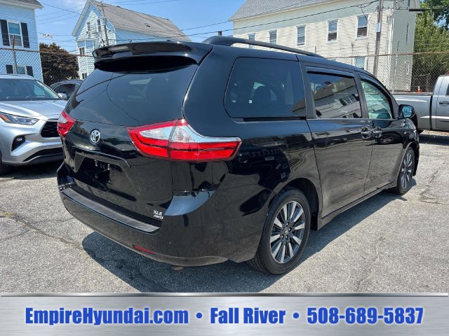 Used 2018 Toyota Sienna XLE w/ XLE Navigation Package AWD/4WD image 5