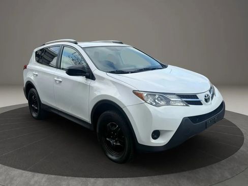 Used 2014 Toyota RAV4 LE image 3