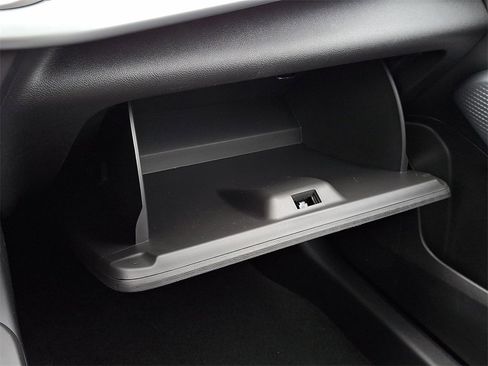 Used 2024 Chevrolet Trax RS w/ Sunroof Package image 27