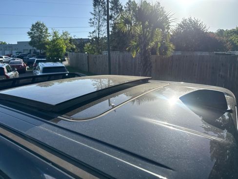 Used 2019 RAM 1500 Laramie AWD/4WD image 19