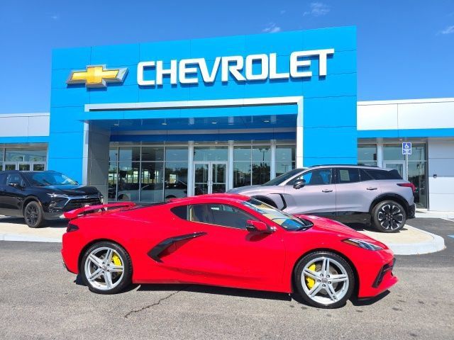 Used 2025 Chevrolet Corvette Stingray Premium Cpe w/ Z51 Performance Package RWD image 2
