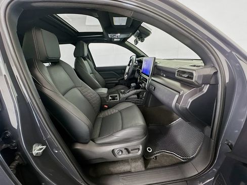 Certified 2025 Toyota 4Runner TRD Off-Road Premium AWD/4WD image 29