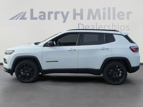 New 2026 Jeep Compass Latitude image 2