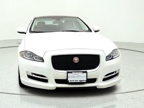 Used 2016 Jaguar XJ R-Sport AWD/4WD image 2