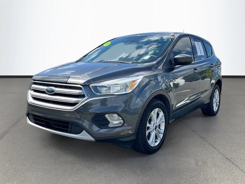 Used 2019 Ford Escape SE FWD image 3