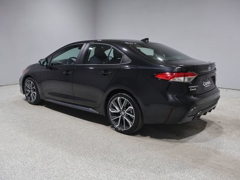 Used 2021 Toyota Corolla SE w/ SE Premium Package FWD image 4