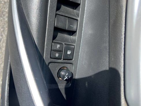 Used 2021 Toyota Corolla SE image 15