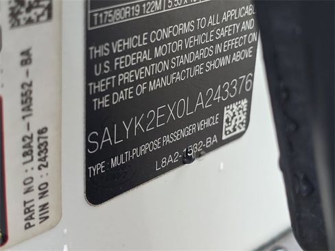 Certified 2020 Land Rover Range Rover Velar R-Dynamic S image 38