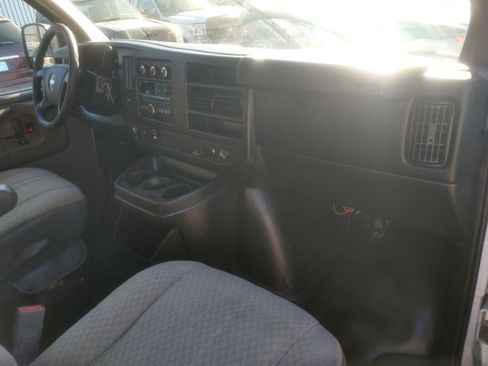 Used 2015 Chevrolet Express 2500 LS image 25
