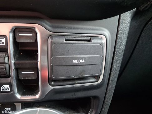 Used 2023 Jeep Gladiator Mojave w/ Cold Weather Group AWD/4WD image 27