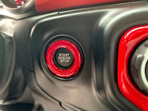 Used 2019 Jeep Wrangler Unlimited Rubicon AWD/4WD image 30