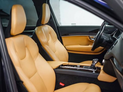 Used 2019 Volvo XC90 T6 Momentum w/ Protection Package Premier image 17