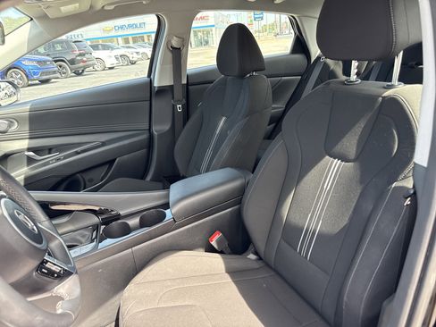 Used 2024 Hyundai Elantra SEL w/ Convenience Package image 6