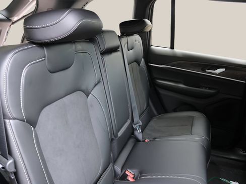 New 2026 Jeep Grand Cherokee 4WD image 18