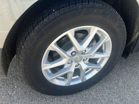 Used 2023 Chevrolet Equinox LT AWD/4WD image 17