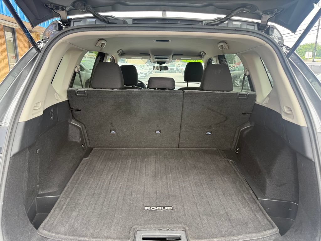Used 2021 Nissan Rogue SV AWD/4WD image 16